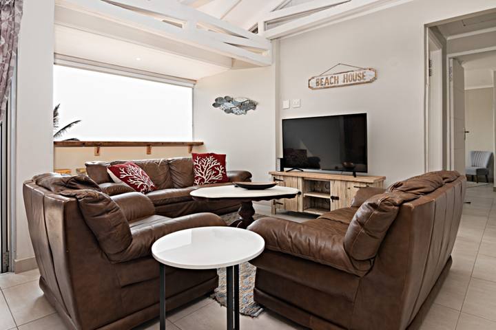 Chaka Sands 15 Lounge